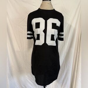 Poetry Black Garment Label Image with White Tag